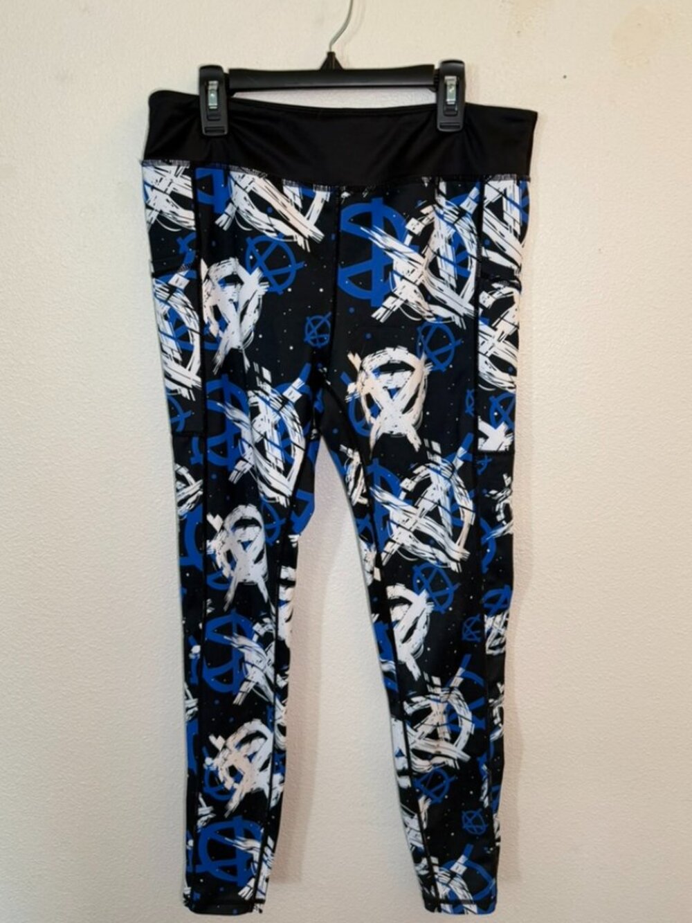 CVG Leggings Size large   (item #3)